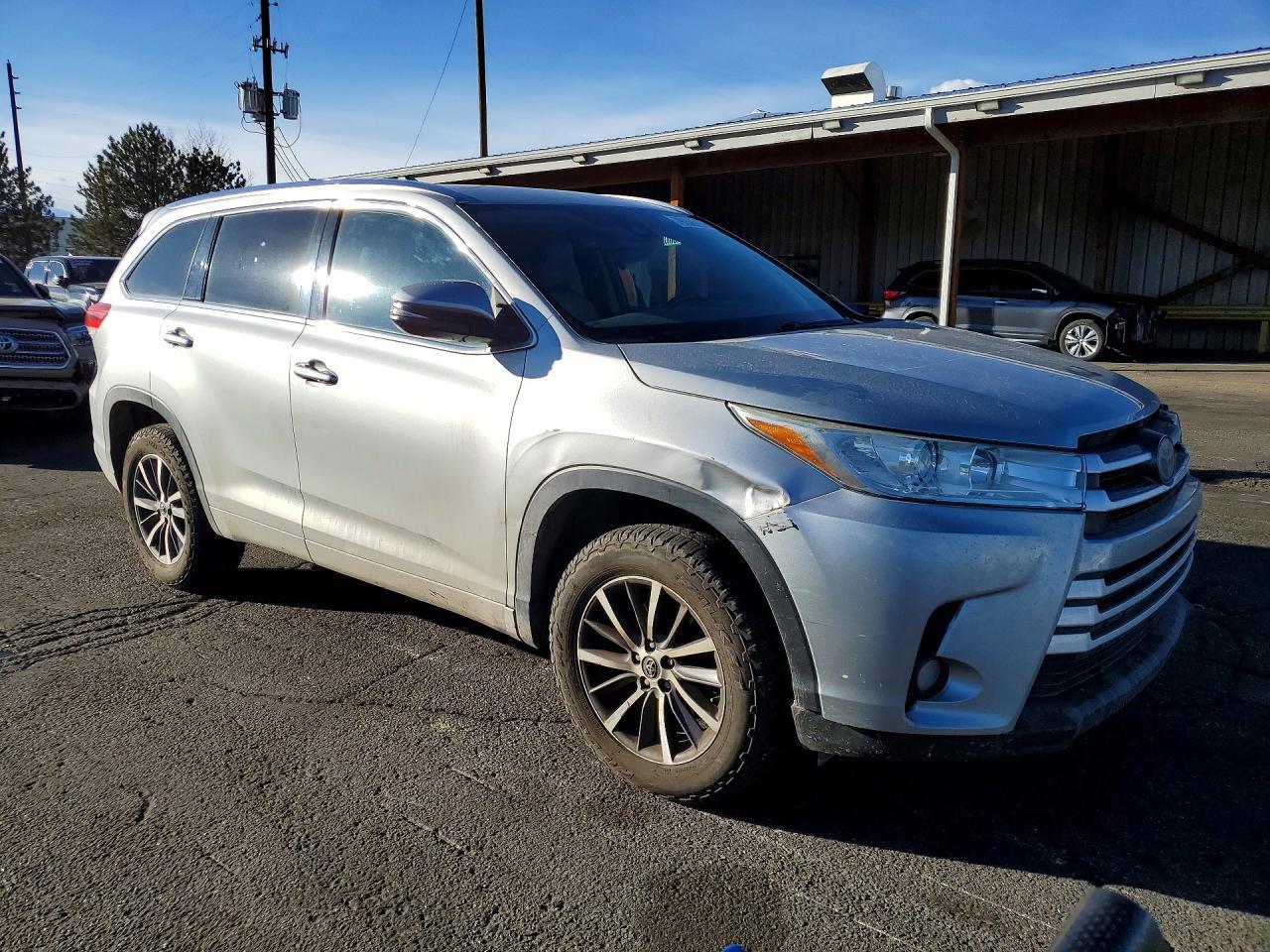 2017 Toyota Highlander Xle - Image 4
