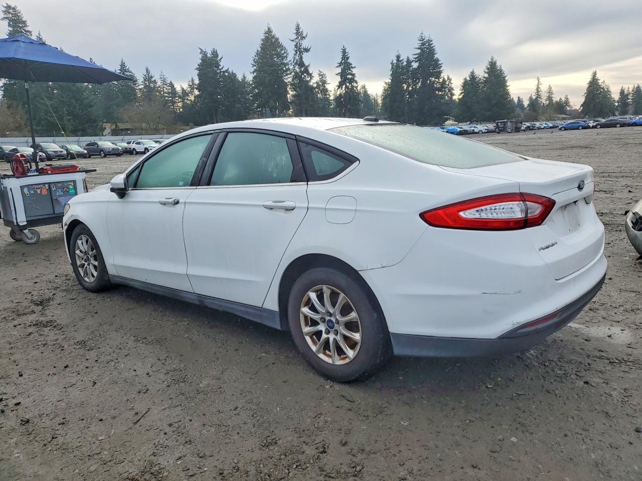 2015 Ford Fusion S - Фото 2