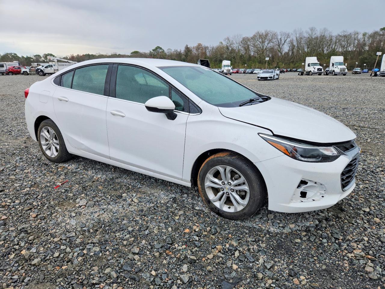 2019 Chevrolet Cruze Lt - Image 4