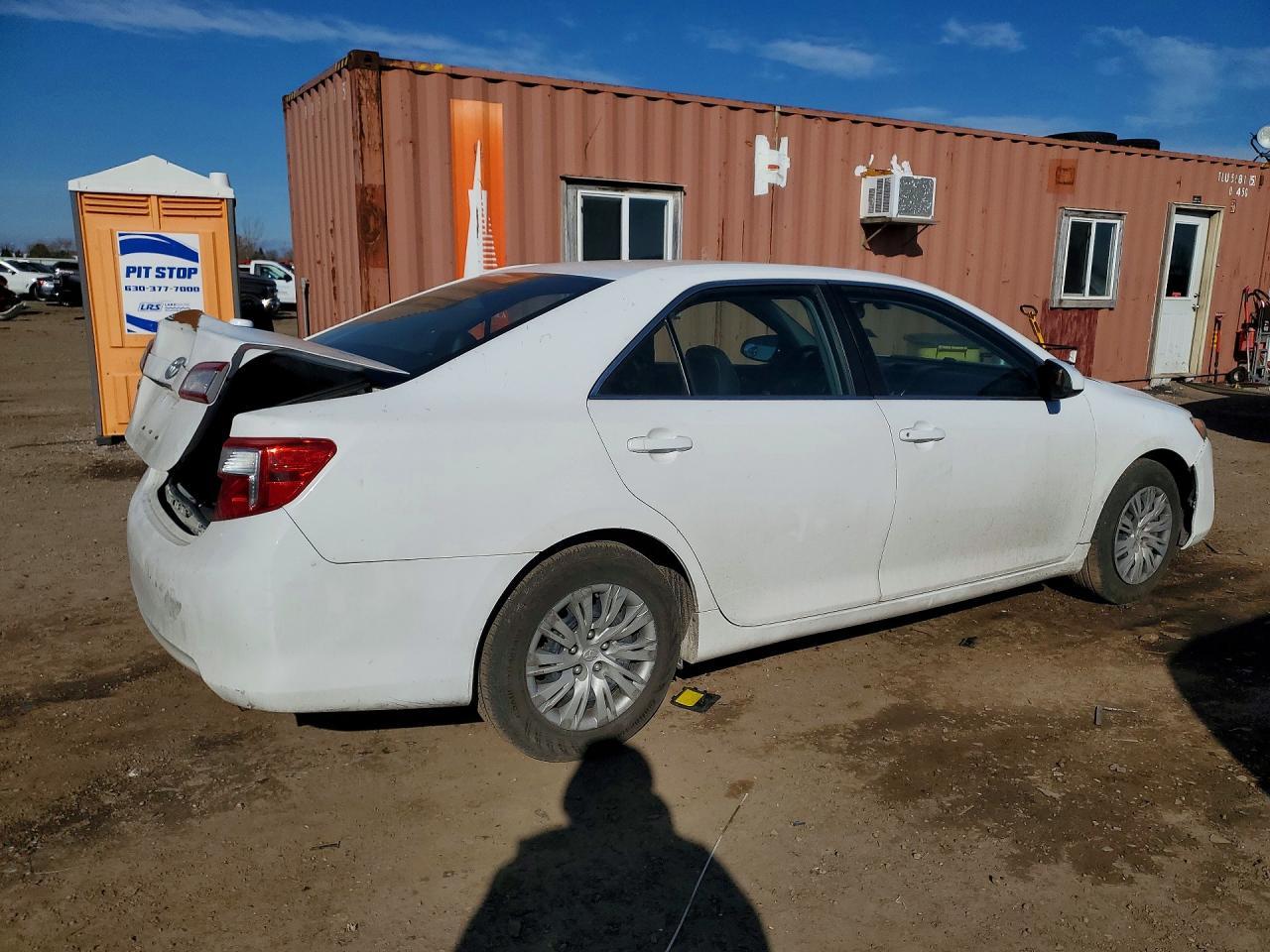 2013 Toyota Camry - Image 3