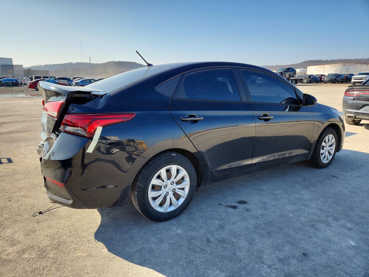 2020 Hyundai Accent Se - Фото 3