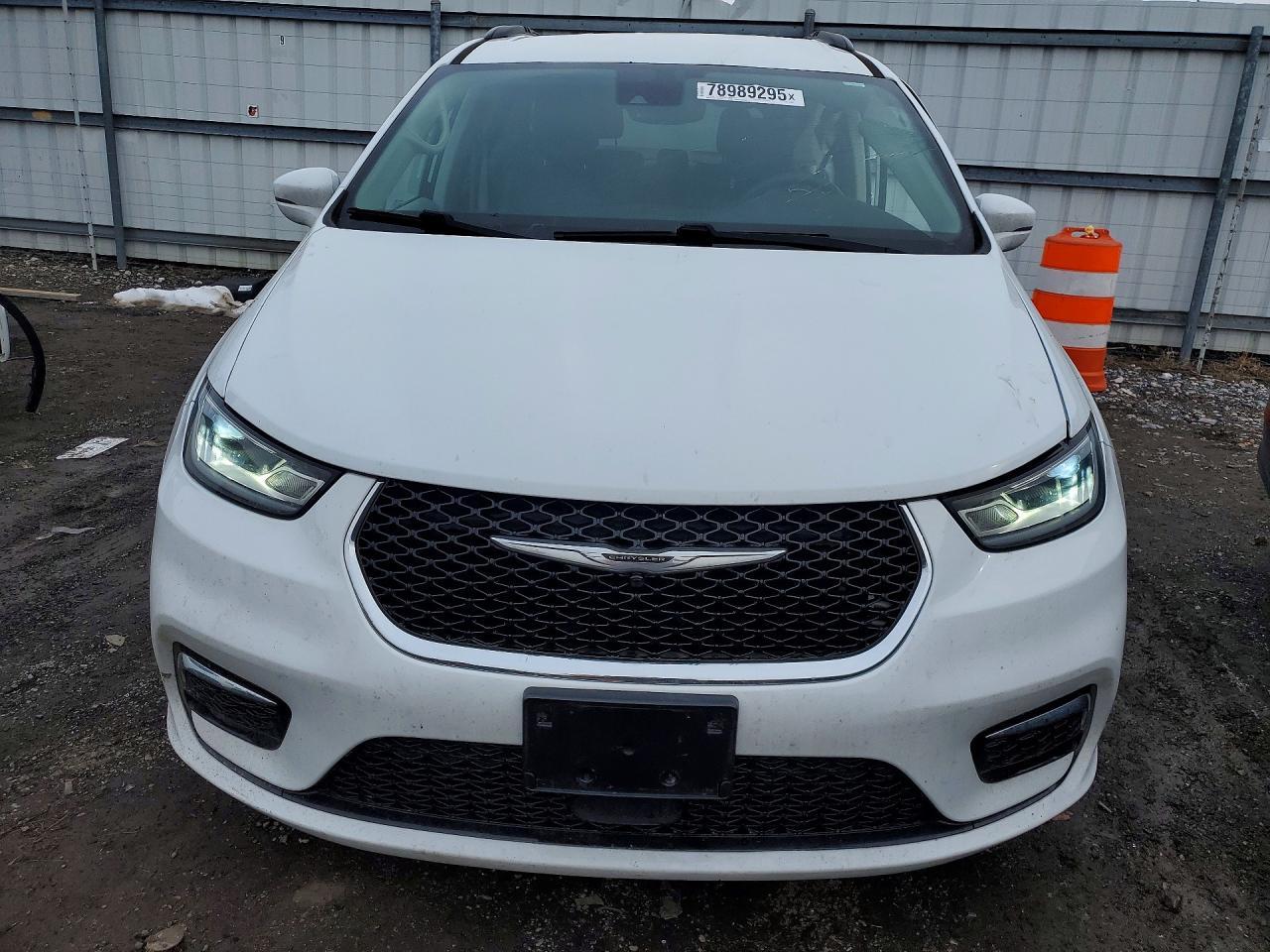 2022 Chrysler Pacifica Touring L - Image 5