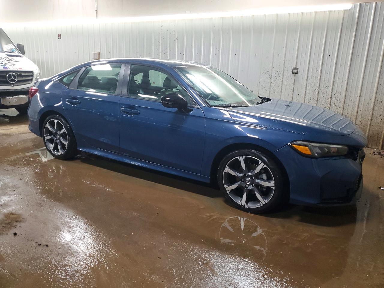 2025 Honda Civic Sport - Фото 4