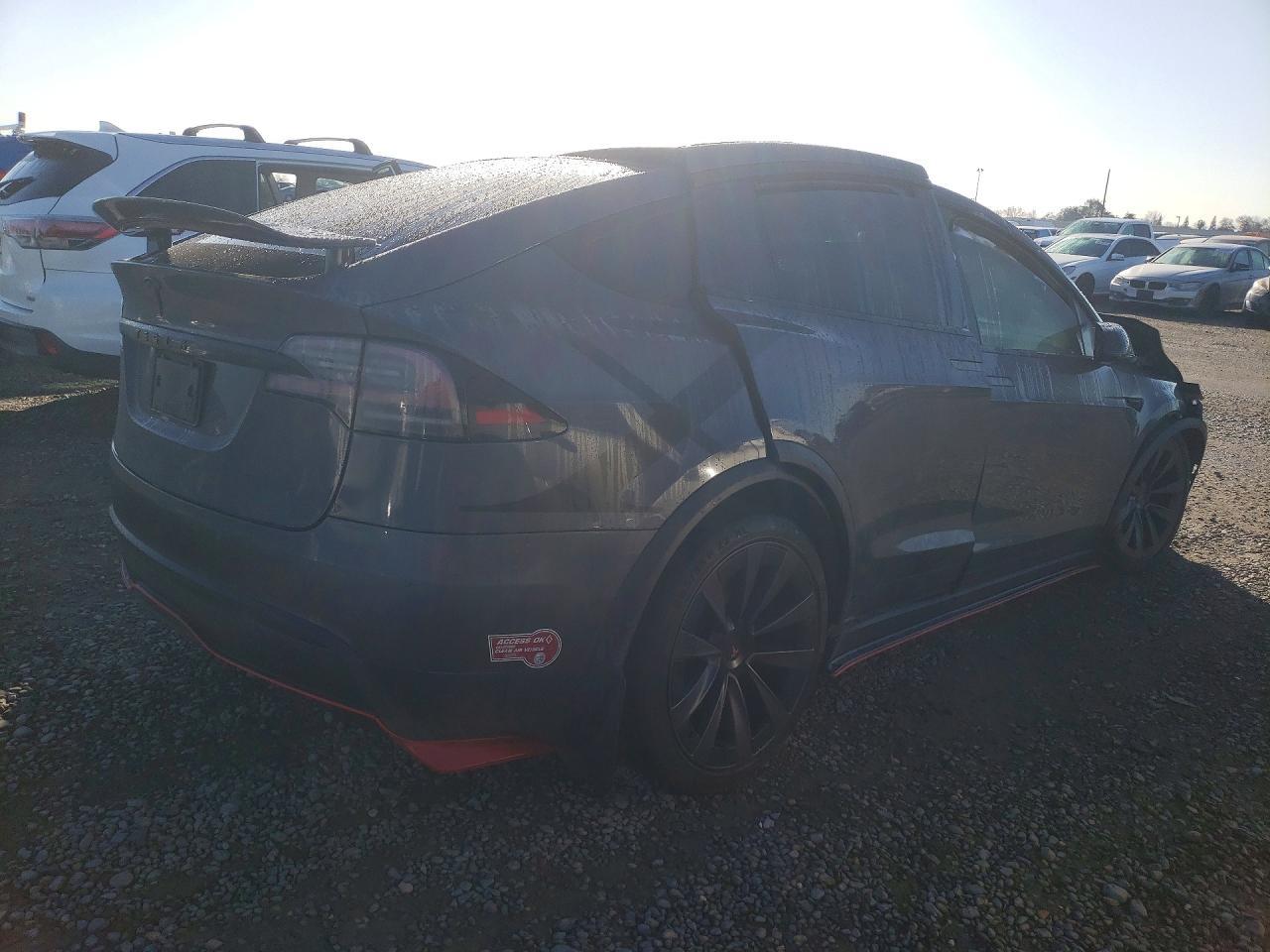 2022 Tesla Model X - Фото 3