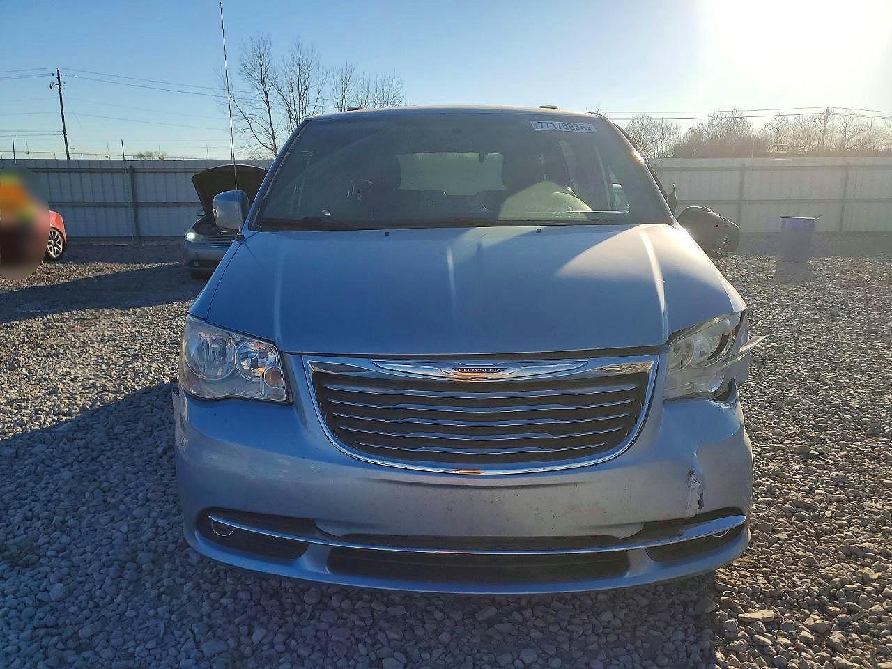 2016 Chrysler Town & Country Touring - Фото 5