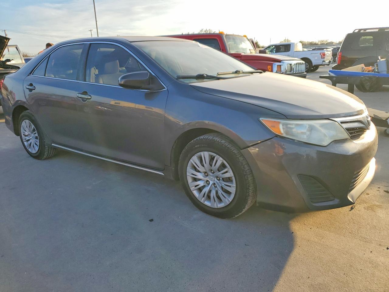 2013 Toyota Camry Hybrid - Фото 4