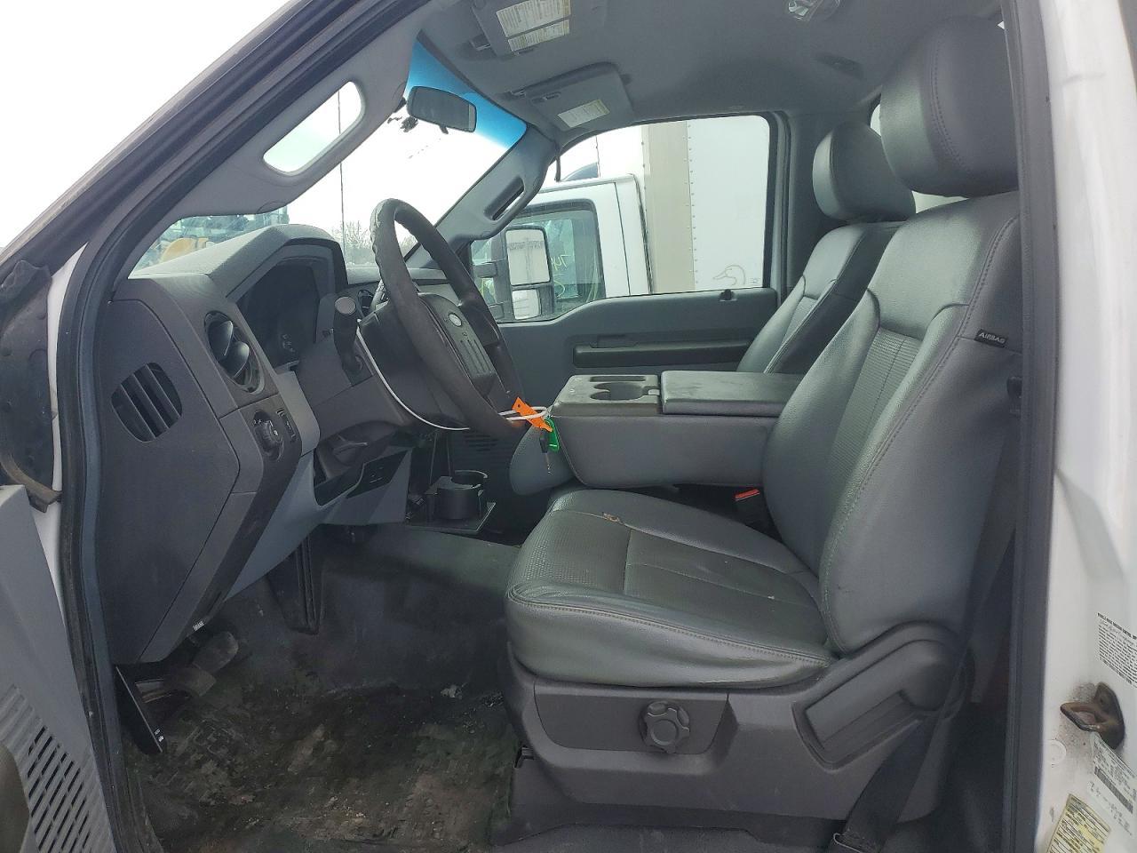 2016 Ford F550 Super Duty Box Truck - Фото 7