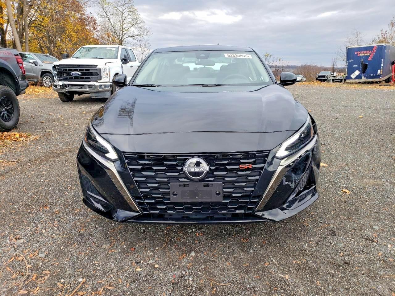 2025 Nissan Altima Sr - Image 5