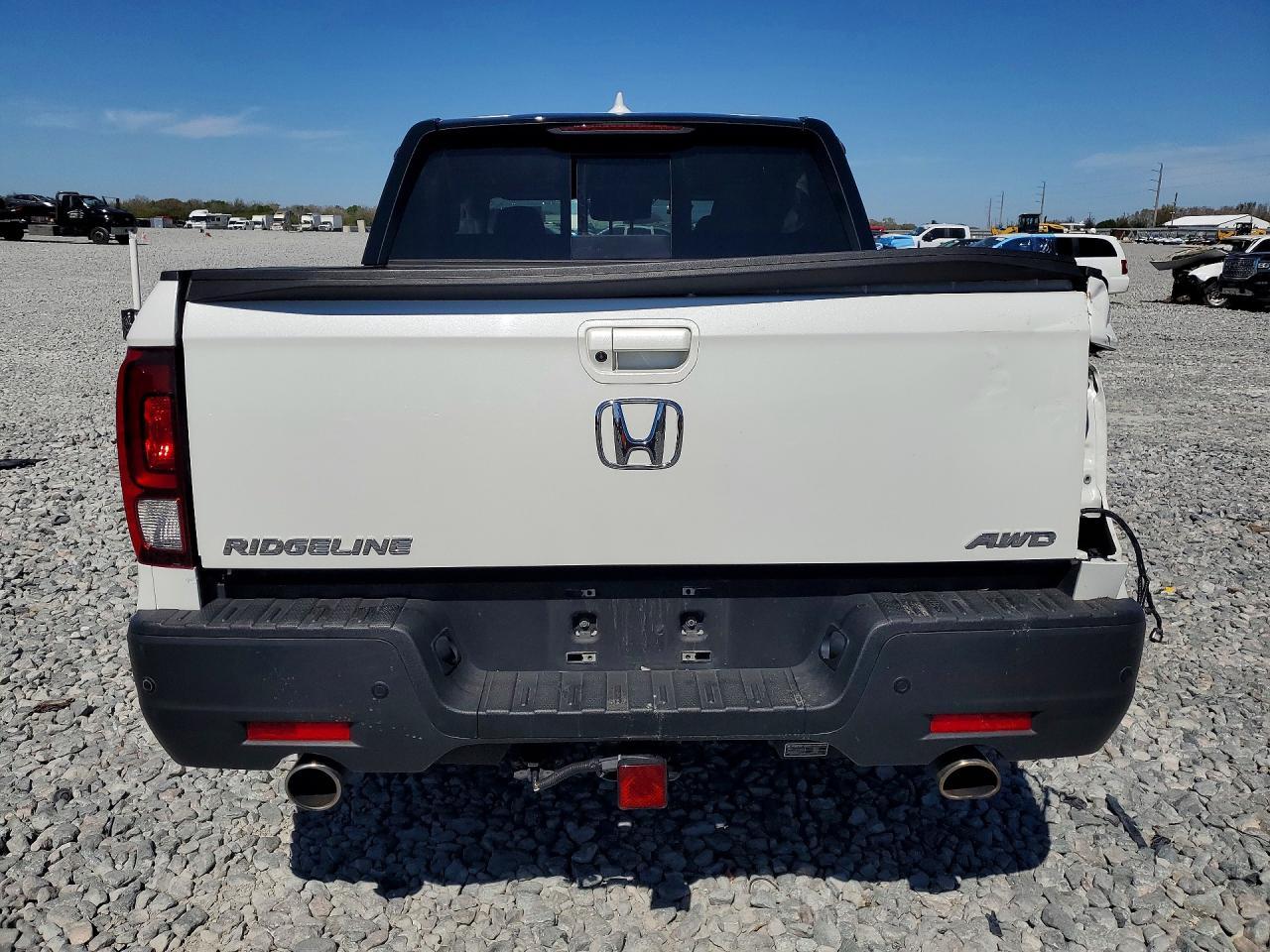 2021 Honda Ridgeline Black Edition - Image 6