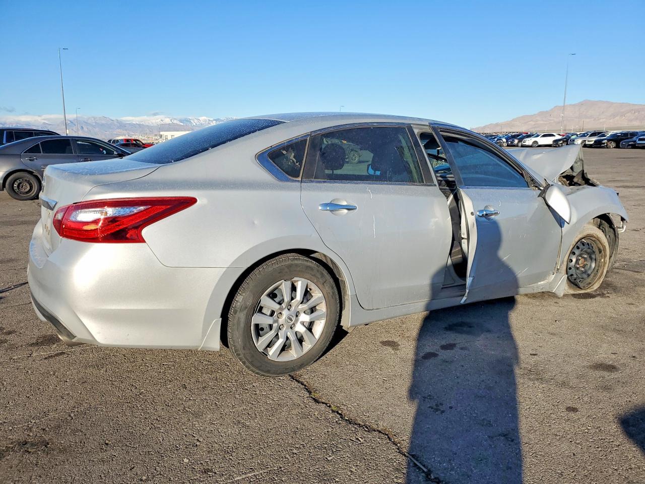 2016 Nissan Altima 2.5 S - Фото 3