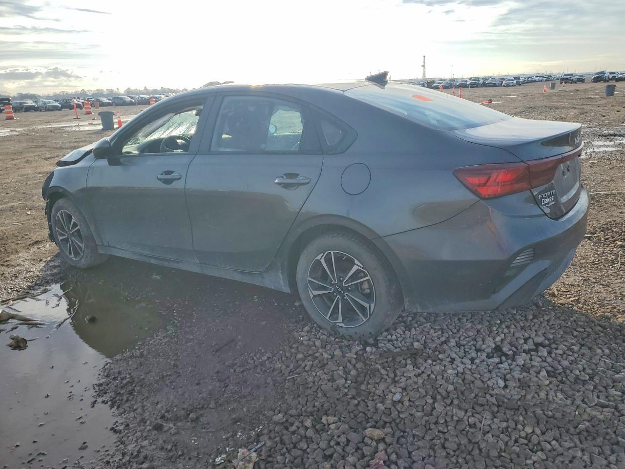 2024 Kia Forte - Image 2