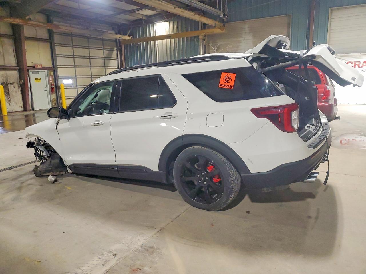 2023 Ford Explorer St - Фото 2