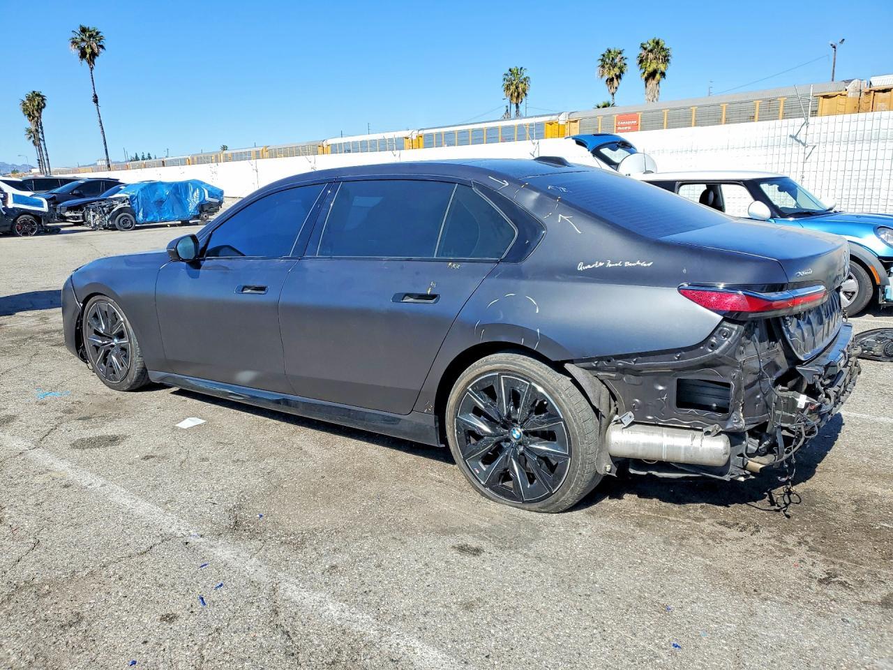 2023 BMW 760 Xi - Фото 2