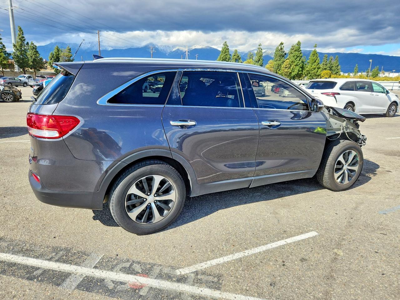 2017 Kia Sorento Ex - Image 3