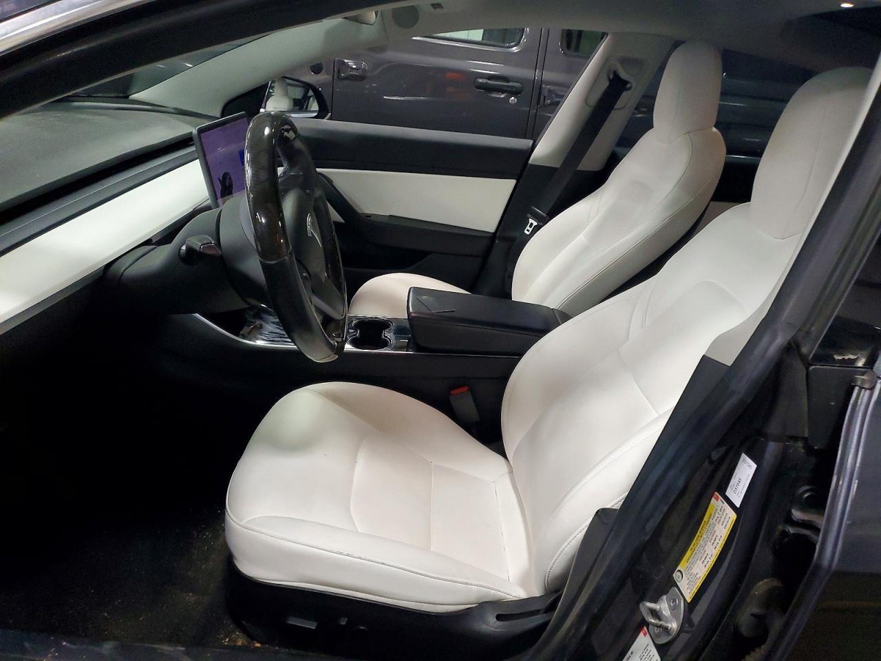 2018 Tesla Model 3 - Фото 7