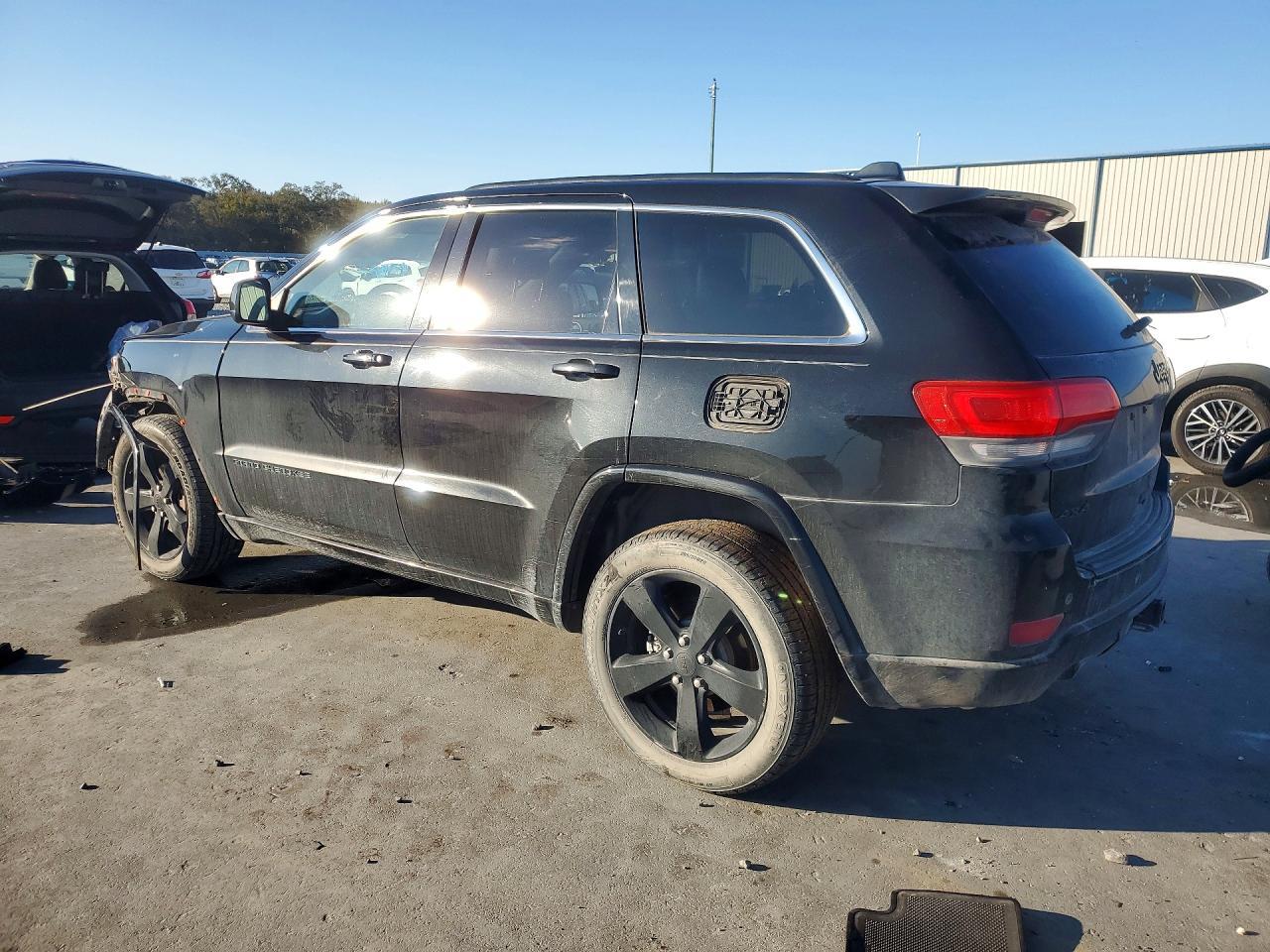 2015 Jeep Grand Cherokee Laredo - Фото 2