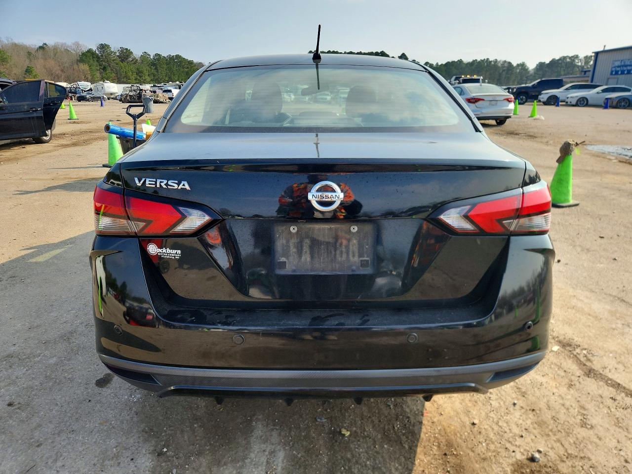 2020 Nissan Versa S - Фото 6