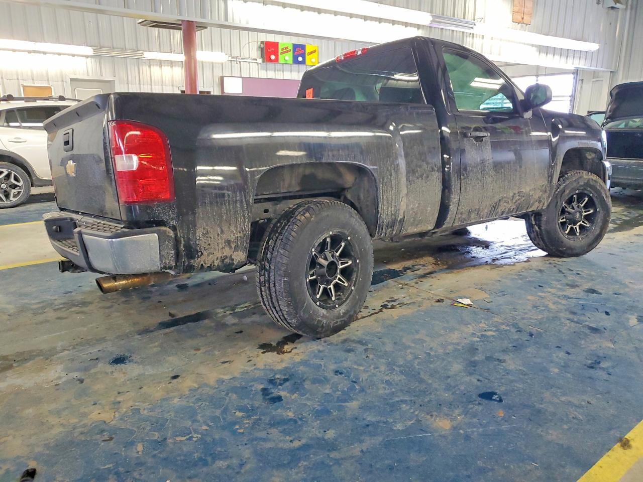 2013 Chevrolet Silverado K1500 - Фото 3