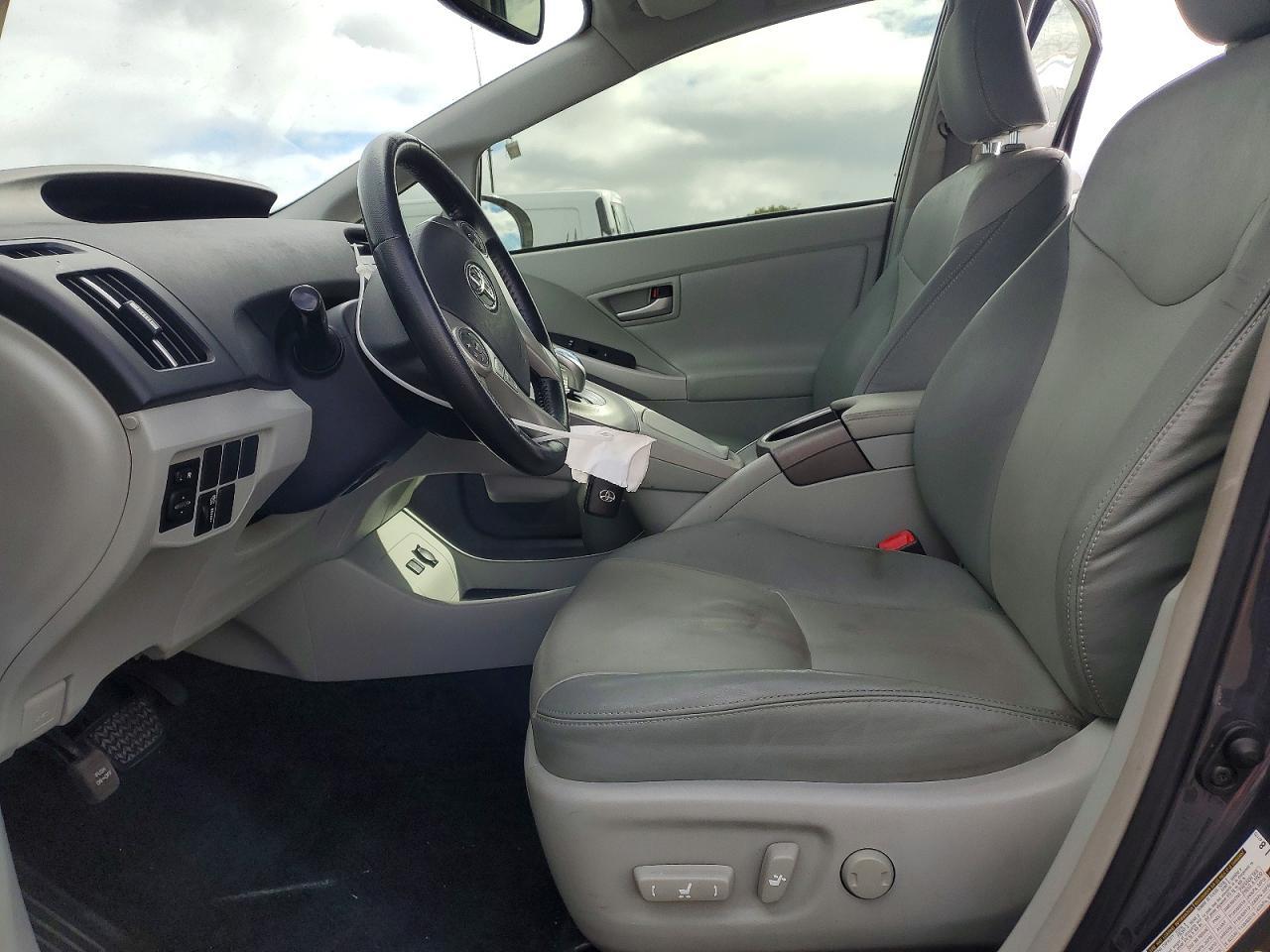 2013 Toyota Prius - Фото 7