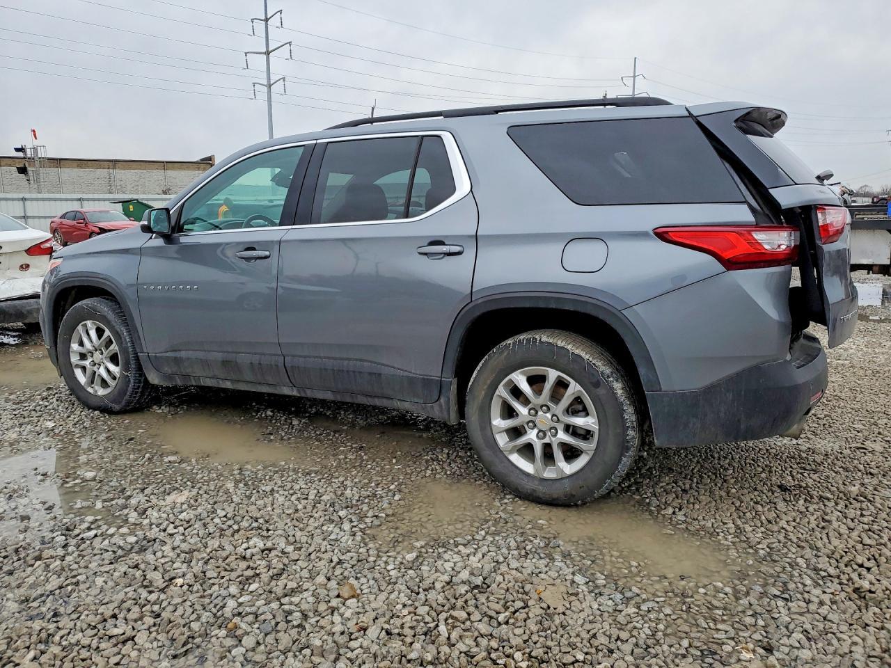 2021 Chevrolet Traverse Lt - Image 2