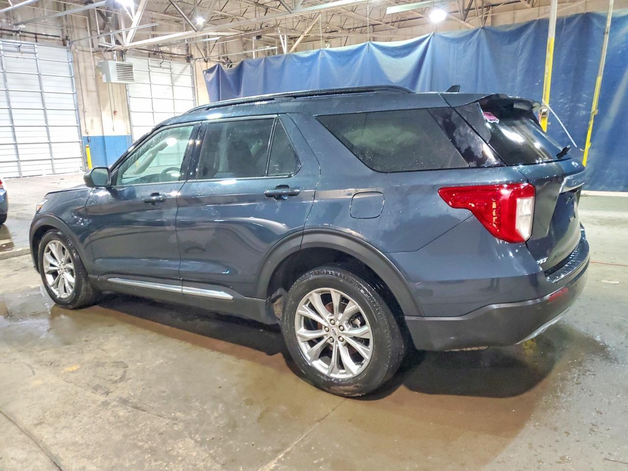 2023 Ford Explorer Xlt - Фото 2