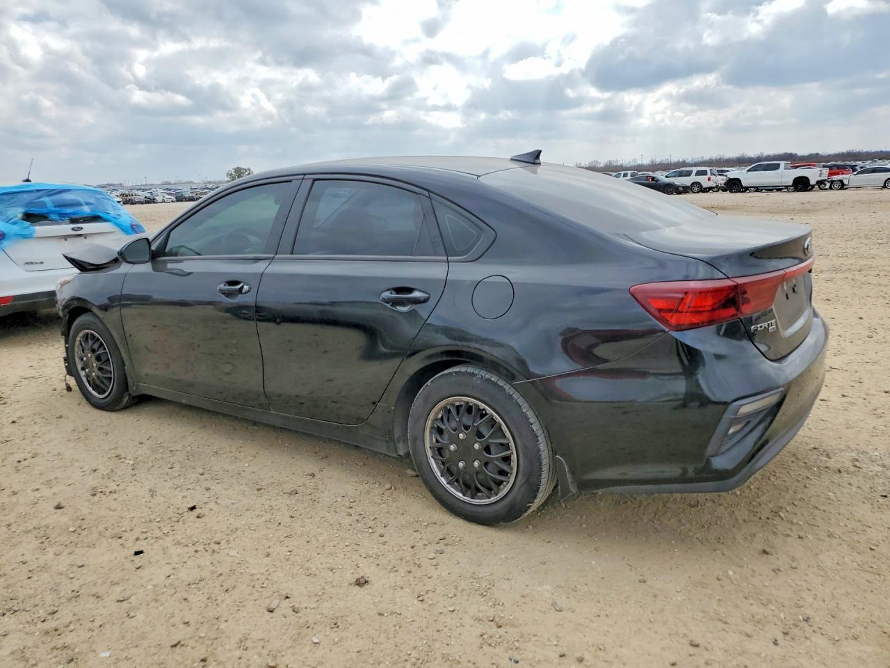 2020 Kia Forte Fe - Image 2