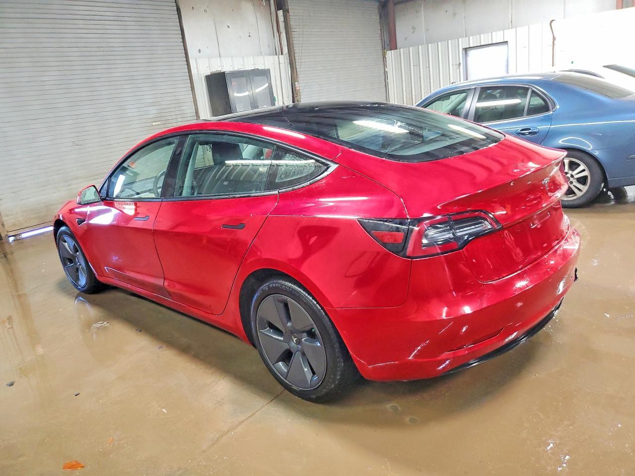 2023 Tesla Model 3 - Фото 2