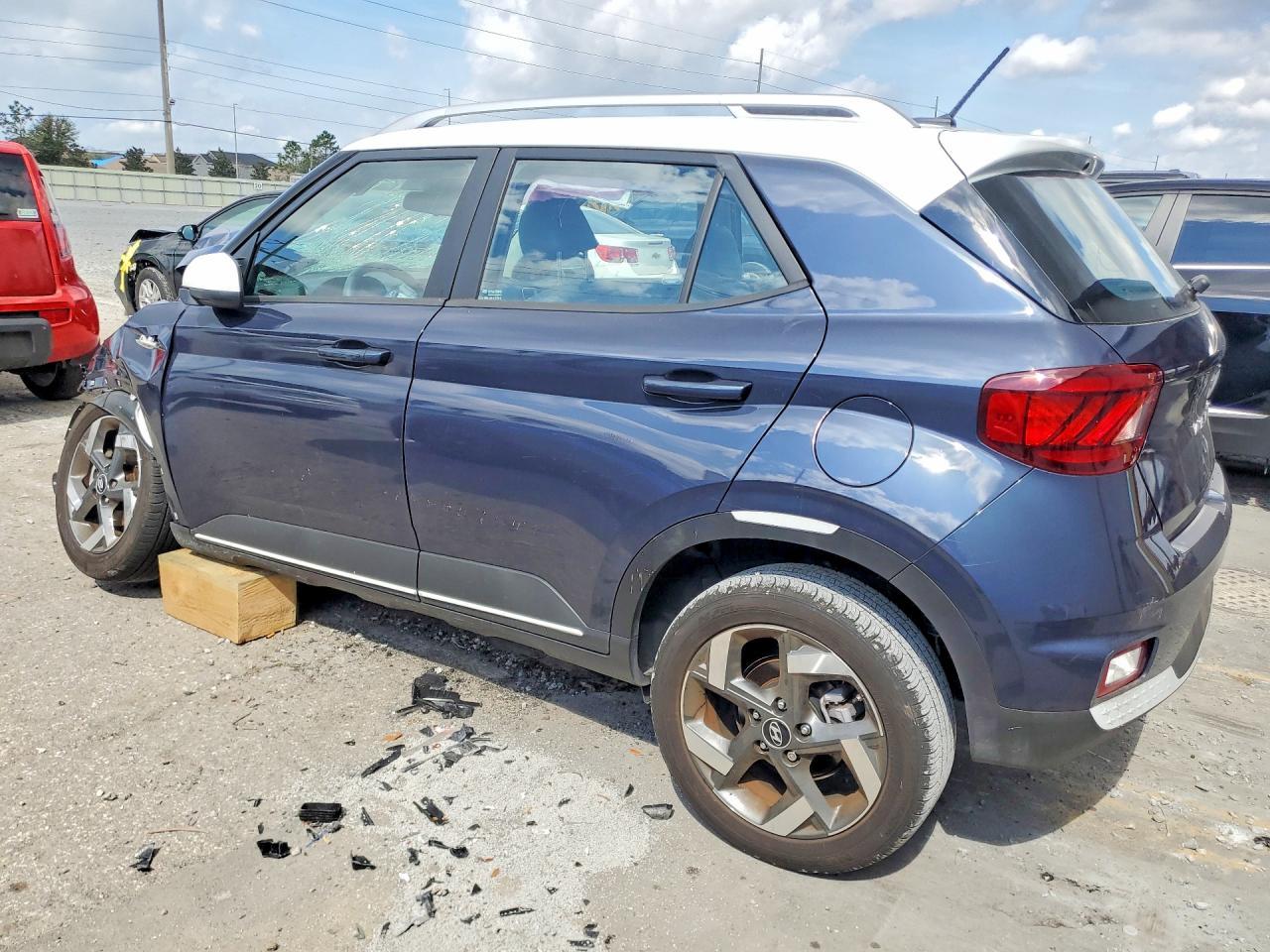 2024 Hyundai Venue Limited - Фото 2