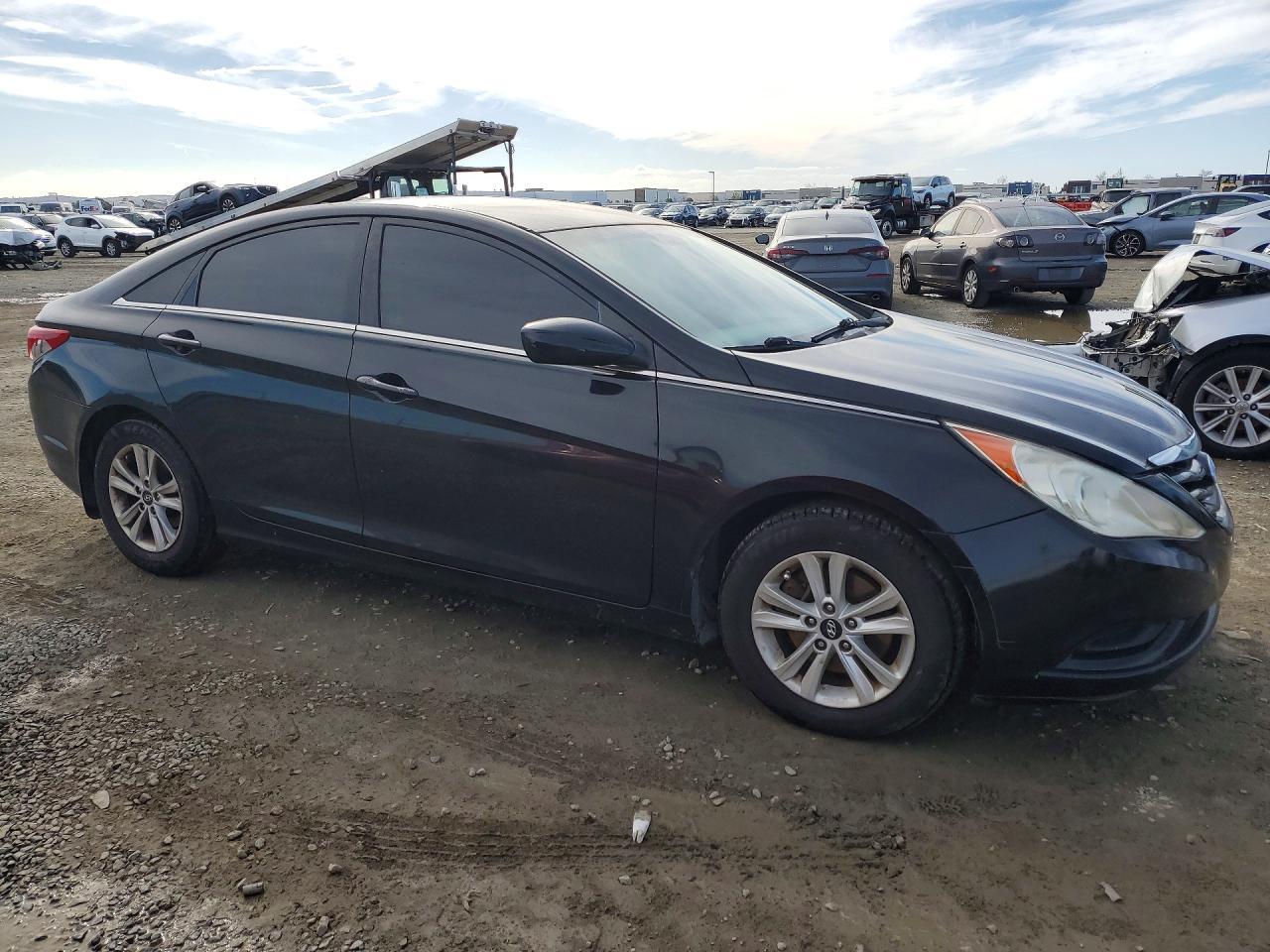 2013 Hyundai Sonata Gls - Image 4