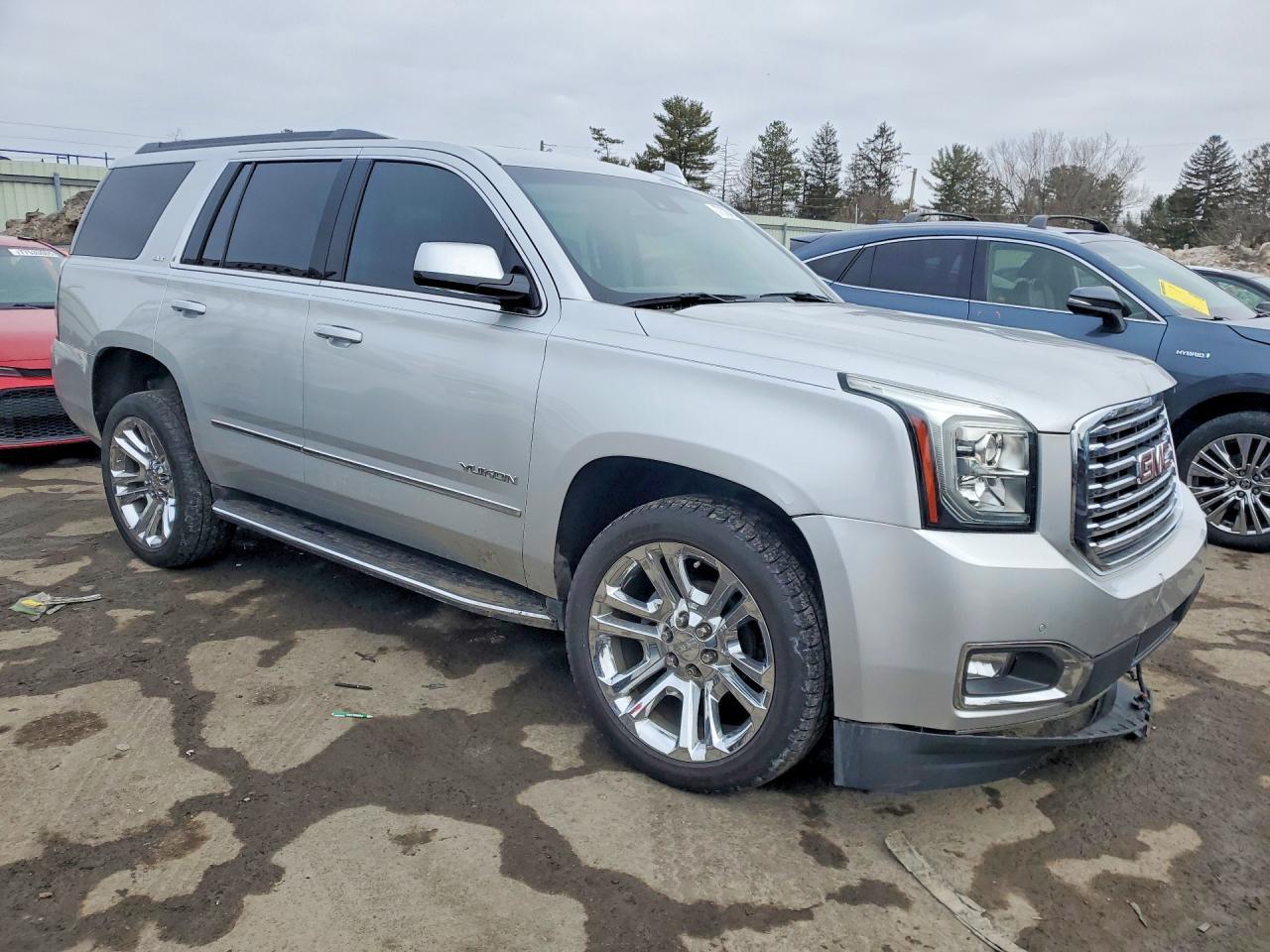2019 GMC Yukon Slt - Фото 4
