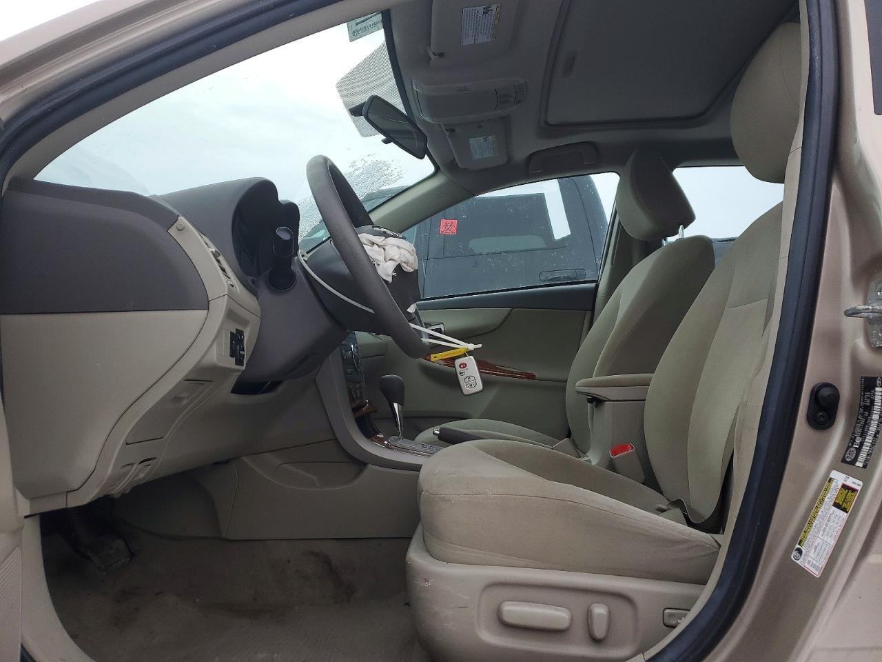 2010 Toyota Corolla Base - Фото 7