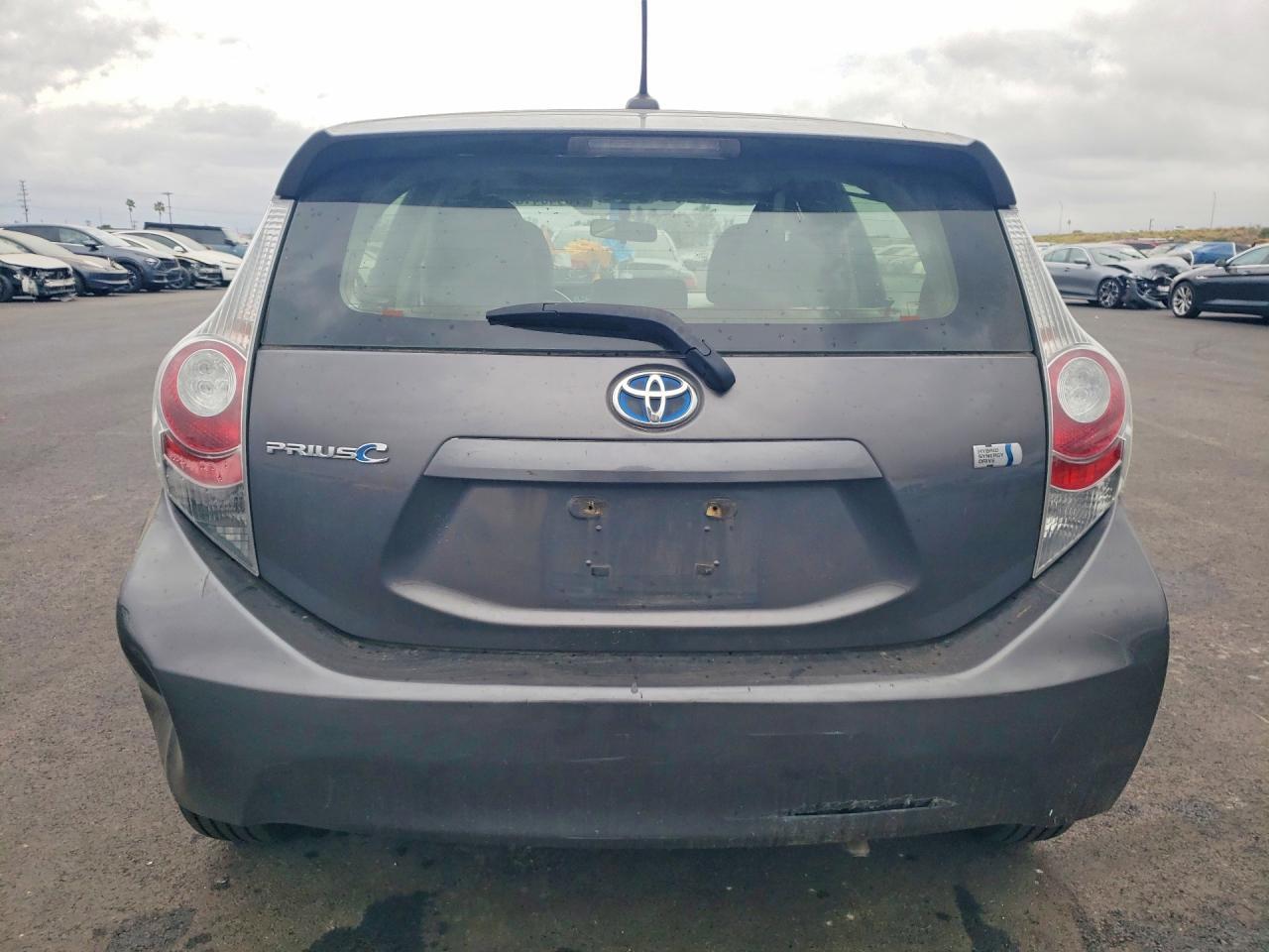 2013 Toyota Prius C - Image 6