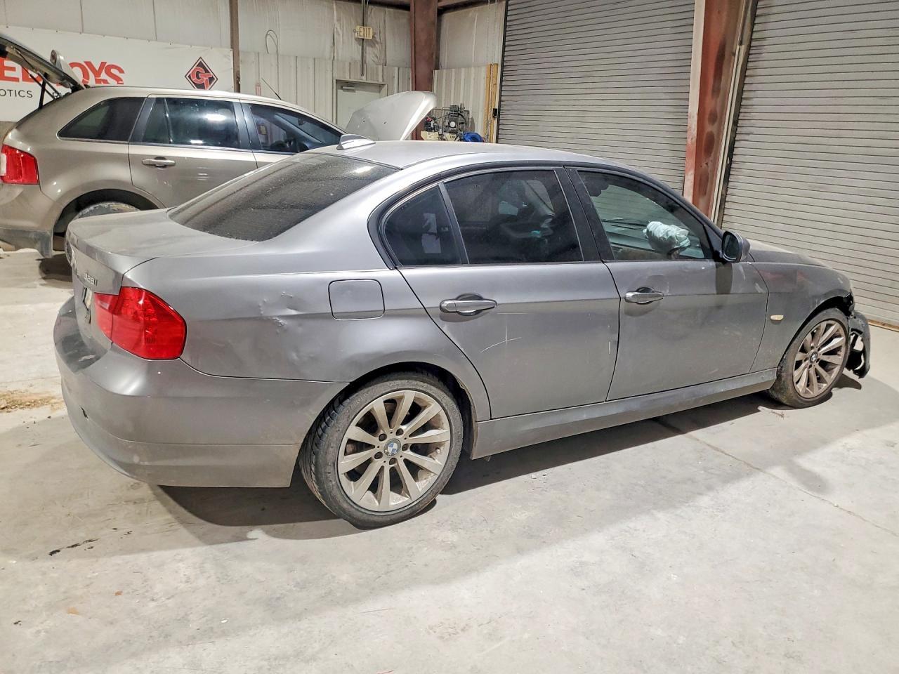 2011 BMW 328 I - Фото 3