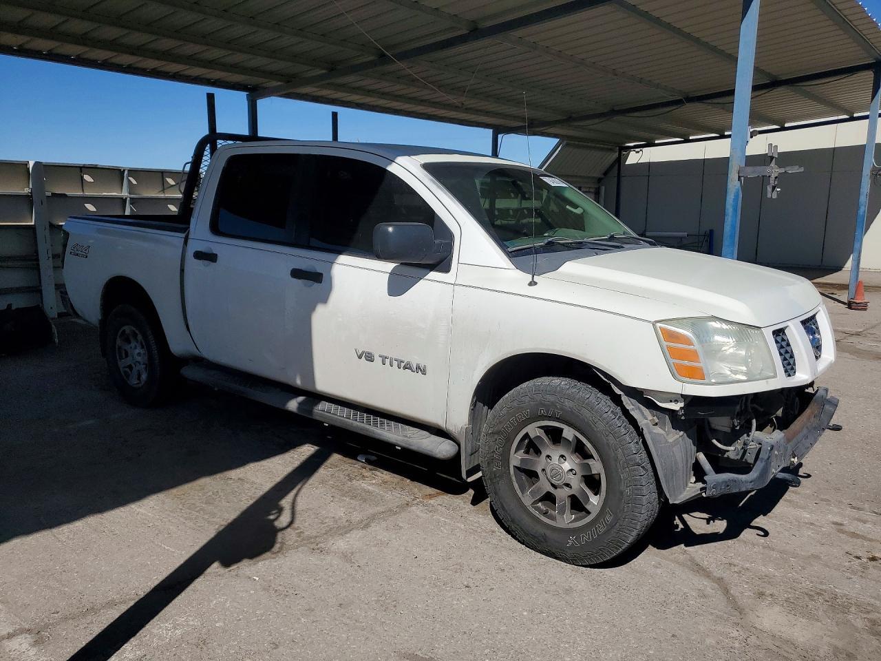 2005 Nissan Titan - Image 4