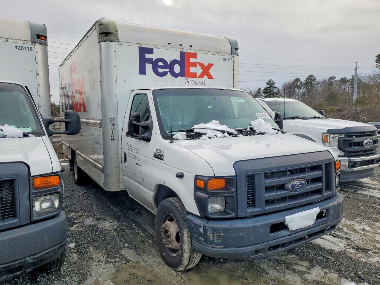 2015 Ford E350 Box Truck - Фото 4