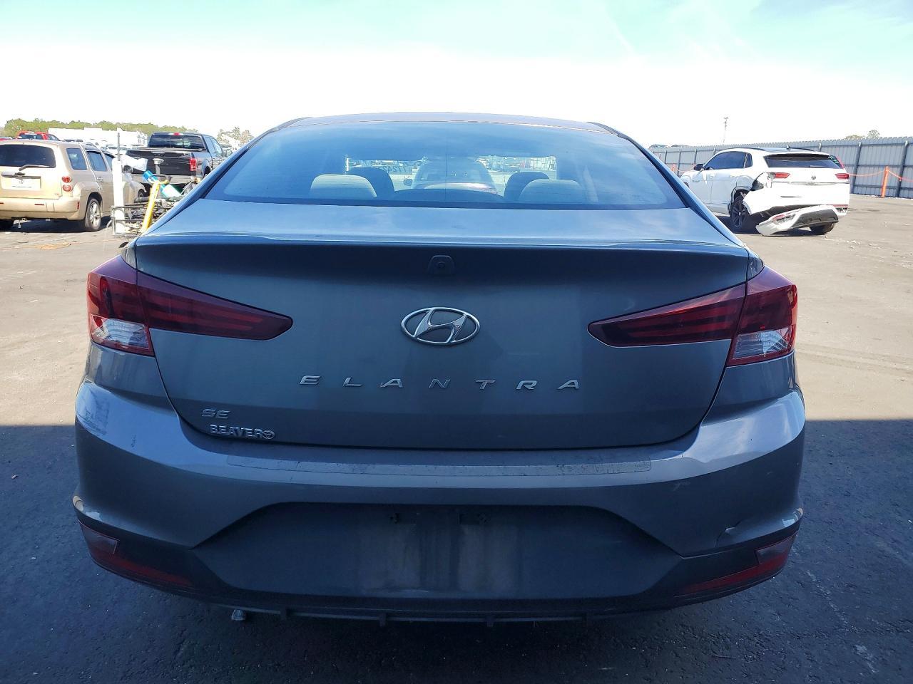 2019 Hyundai Elantra Se - Фото 6