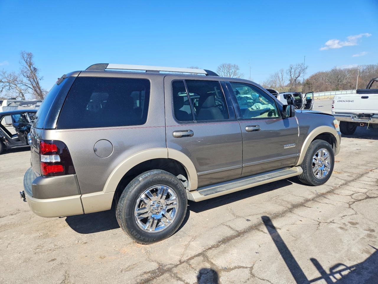 2006 Ford Explorer Eddie Bauer - Фото 3
