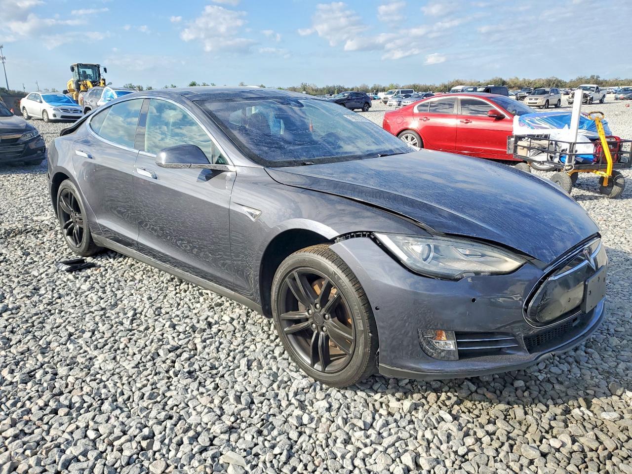 2015 Tesla Model S 60 - Фото 4