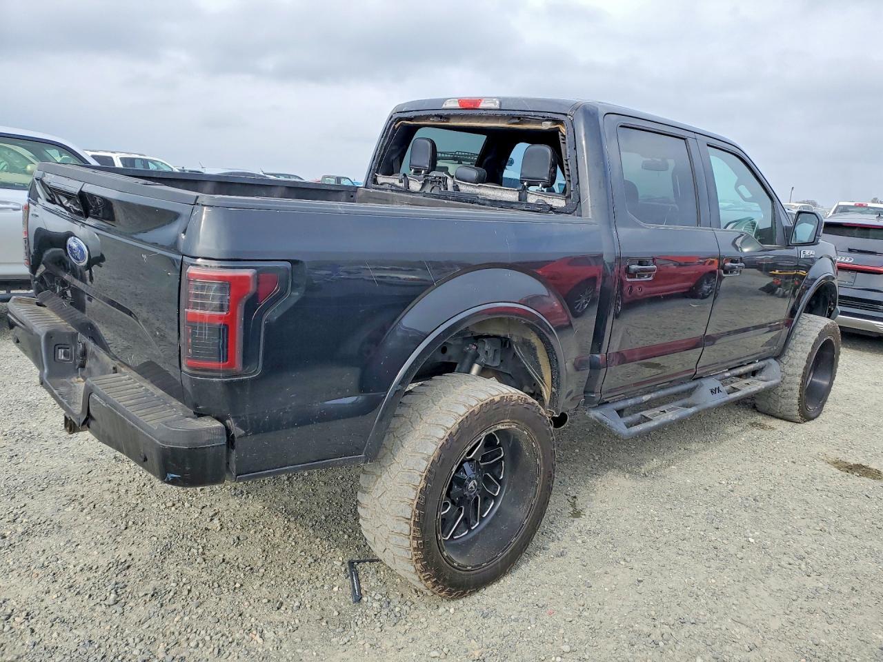 2015 Ford F150 Supercrew - Фото 3