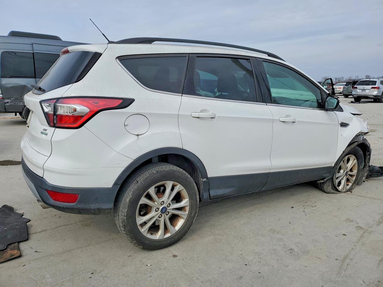2017 Ford Escape Se - Фото 3