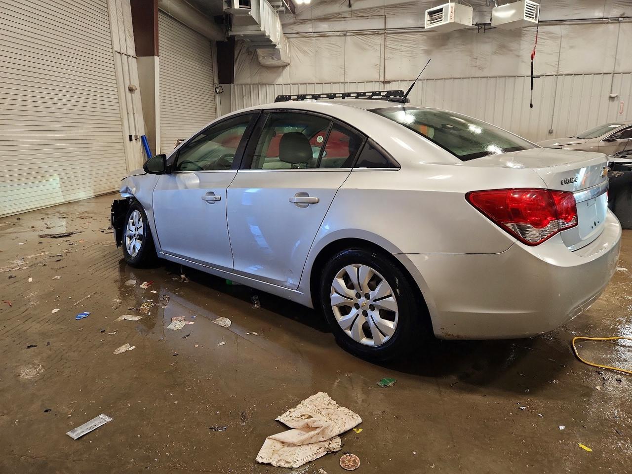 2012 Chevrolet Cruze Ls - Image 2