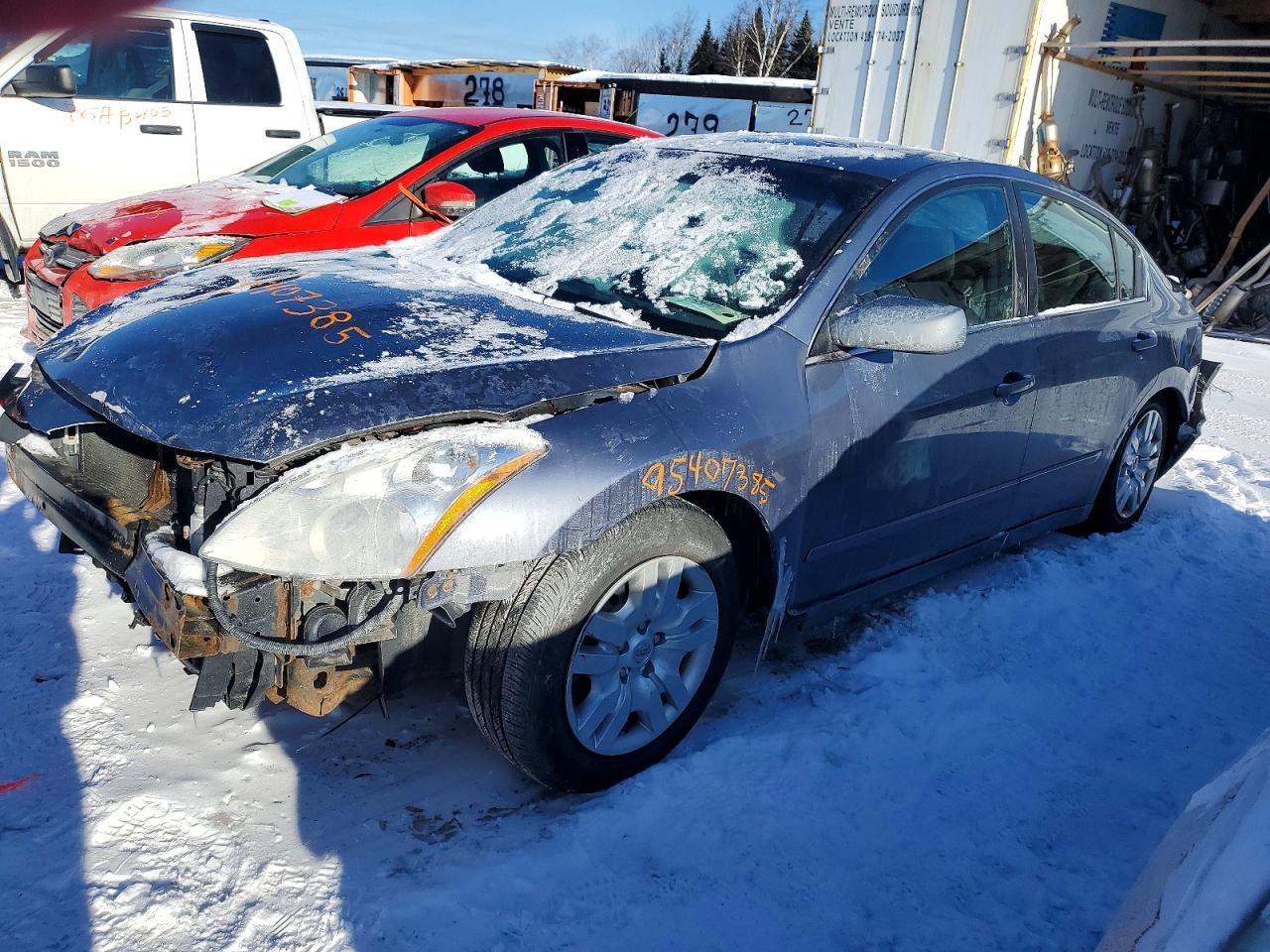 2010 Niss Altima Base