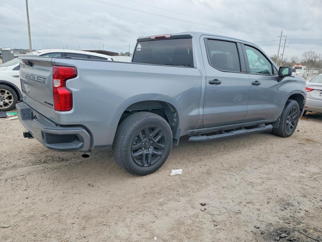 2024 Chevrolet Silverado C1500 Custom - Фото 3