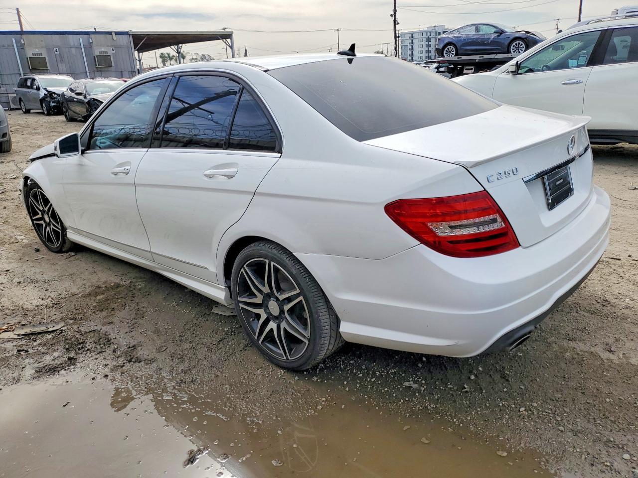 2013 Mercedes-Benz C 250 - Фото 2