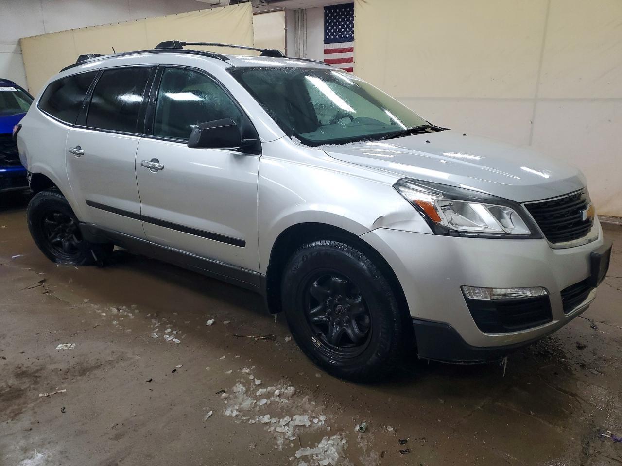 2016 Chevrolet Traverse Ls - Фото 4