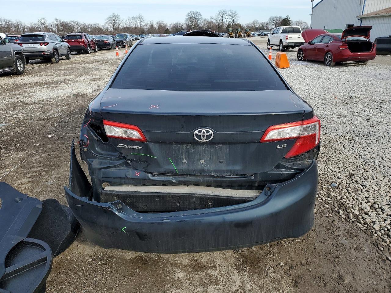 2014 Toyota Camry L - Фото 6