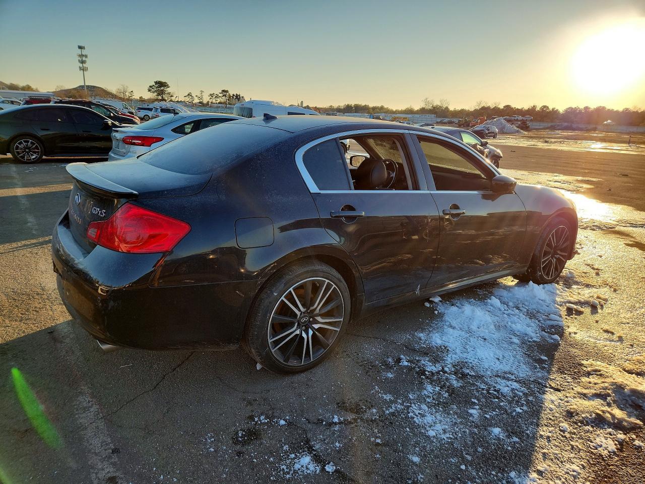2011 Infiniti G37 - Image 3