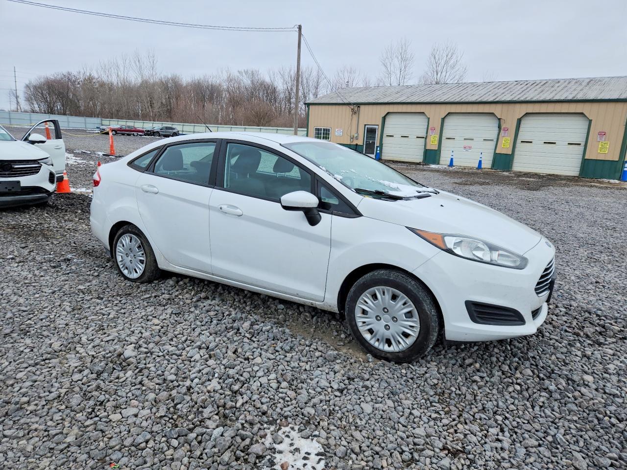 2015 Ford Fiesta - Фото 4