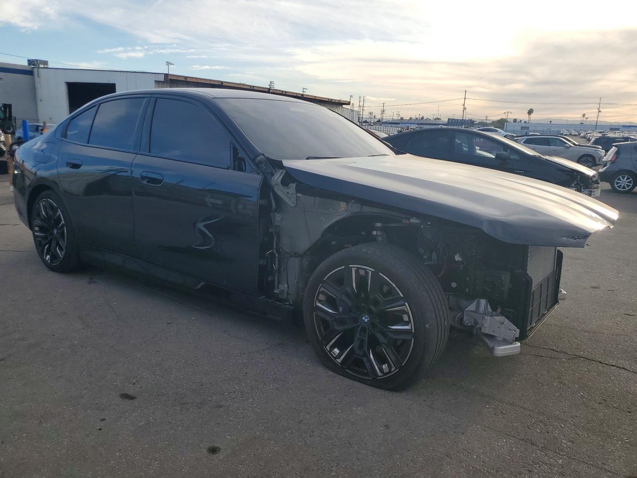 2024 BMW I5 M60 - Фото 4