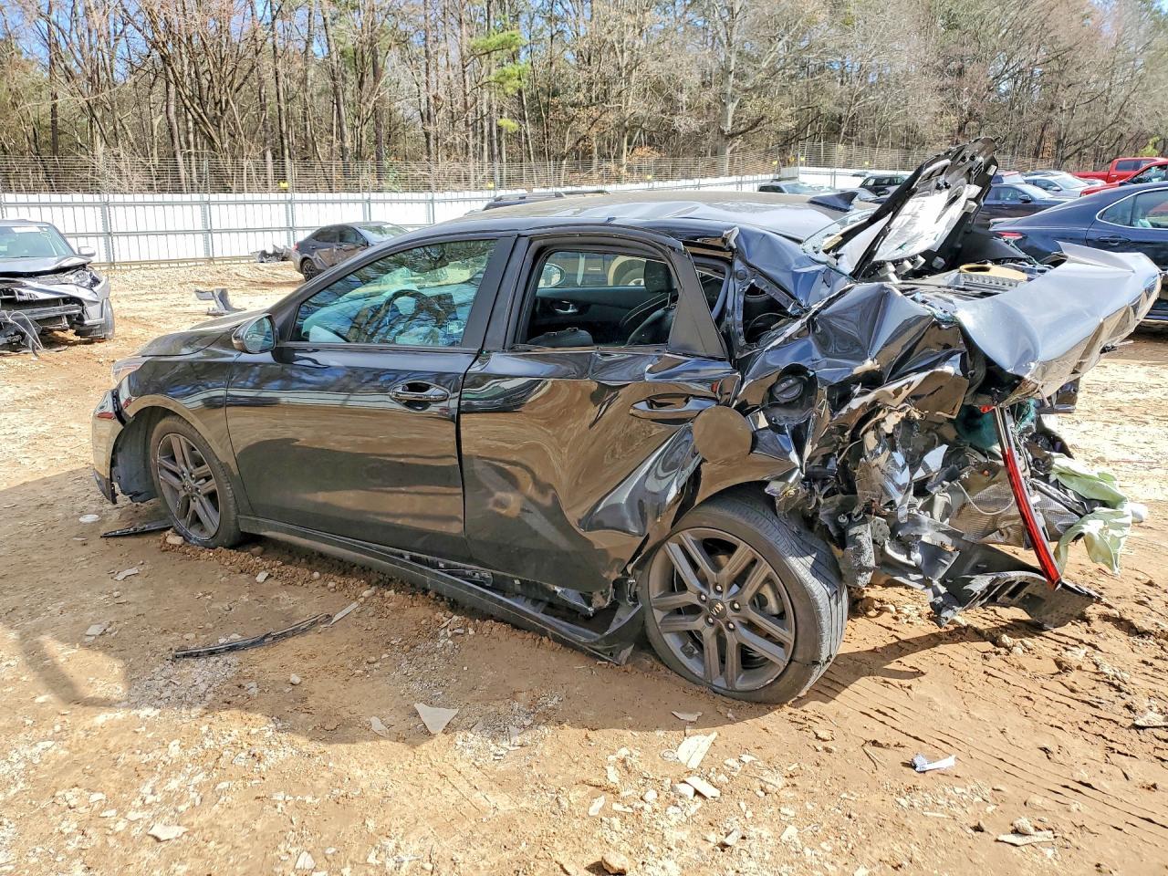 2021 Kia Forte Gt Line - Фото 2